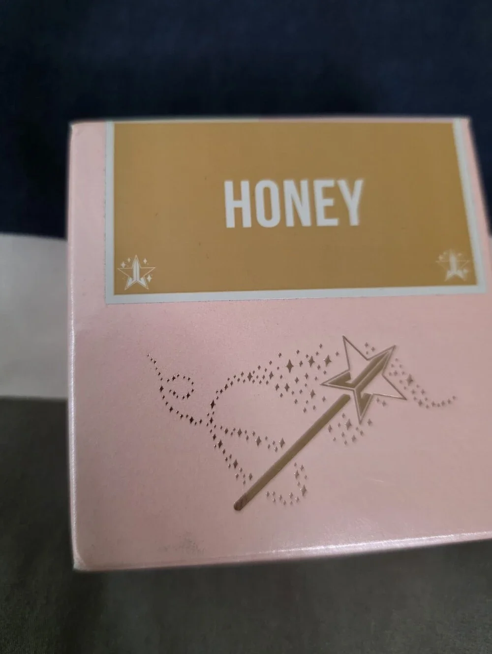 Jeffree Star MAGIC STAR Luminous Setting Powder In Honey